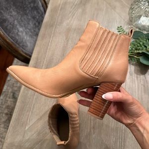 Vici Oasis Society Tan Boots
